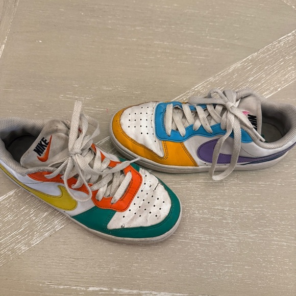 Nike Orange and Green & more Sneakers Modern Athletic Design - Picture 2 of 6